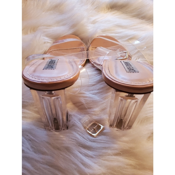 Cape Robbin Size 11 Clear Heels - Picture 2 of 2